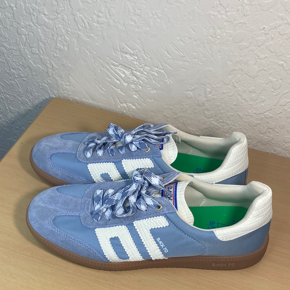 Women size 10 - Picture 3 of 7